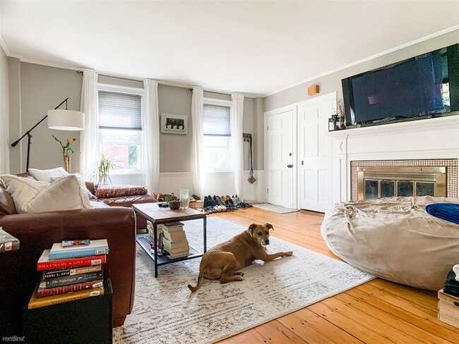 Building Photo - 306 Riverside Ave