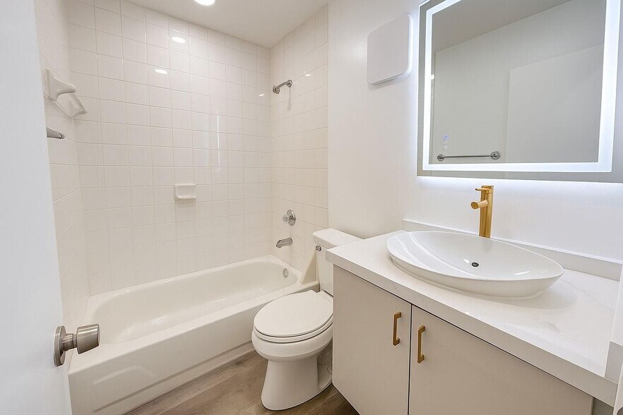 Building Photo - 1707 Village Blvd