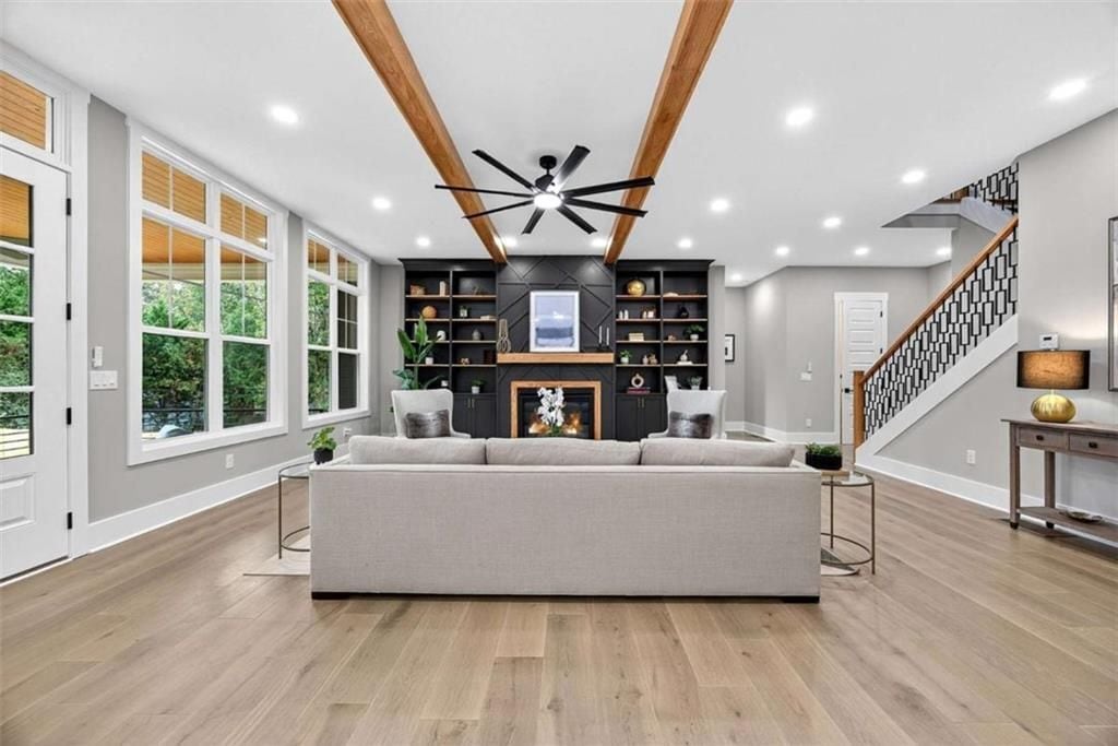 Building Photo - 6651 Malvin Dr