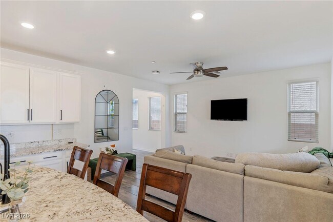 Building Photo - 976 Bluebell Brook St