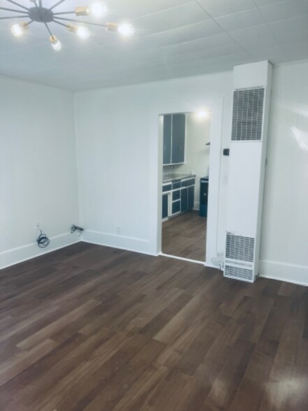 Building Photo - 111 Second St