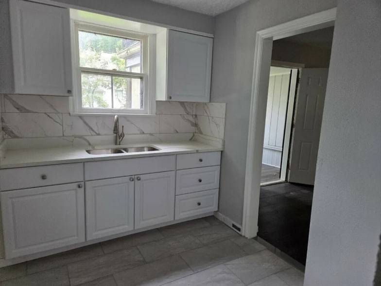 Building Photo - 2061 Staunton Rd