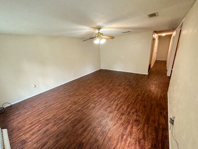 Building Photo - 105 Felder Dr