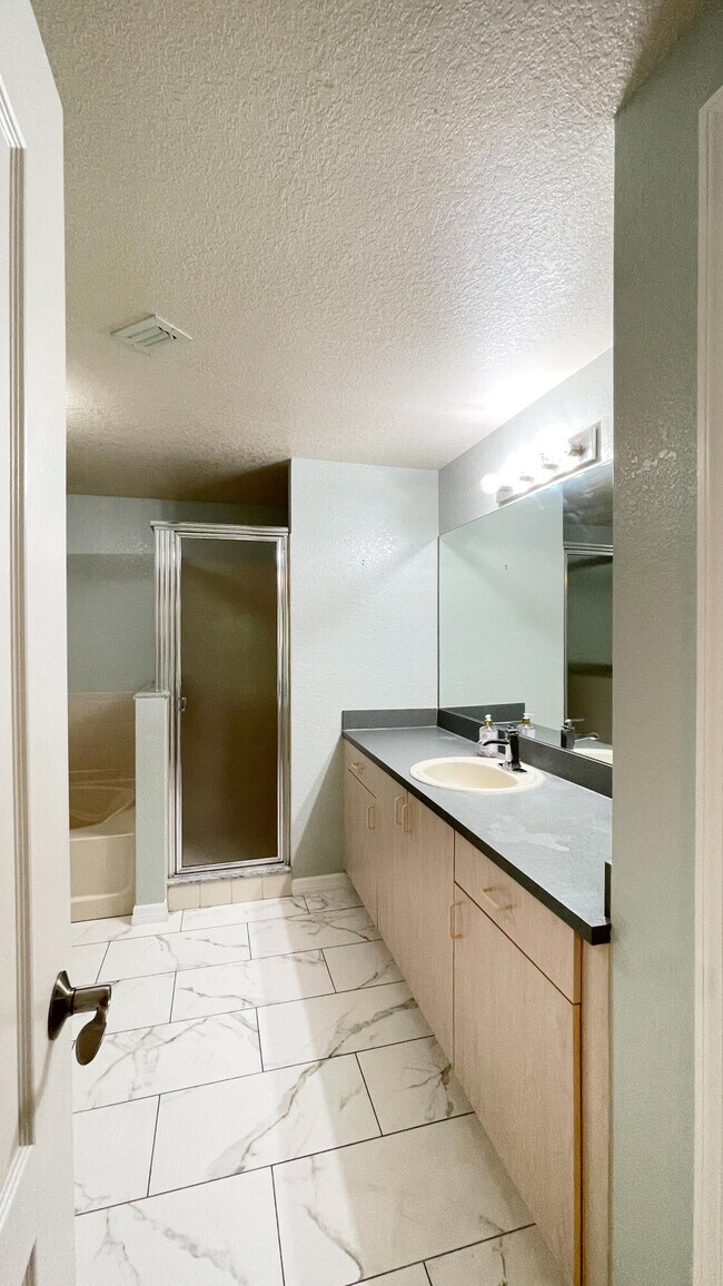 Building Photo - 170 SW Peacock Boulevard 36-104 Port Saint...