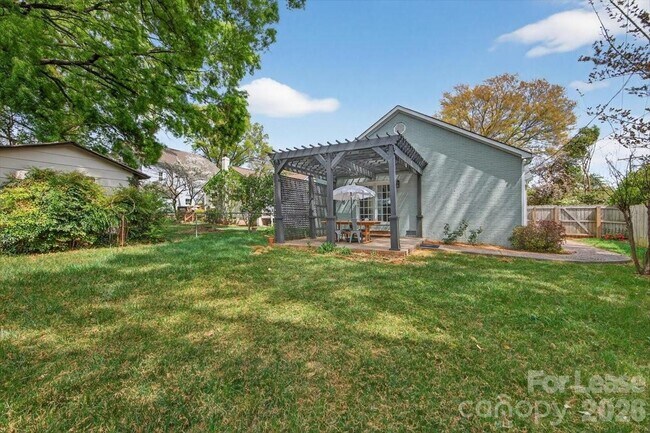 Building Photo - 3920 Haven Dr