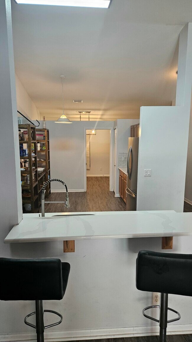 Building Photo - 9024 100th Ct