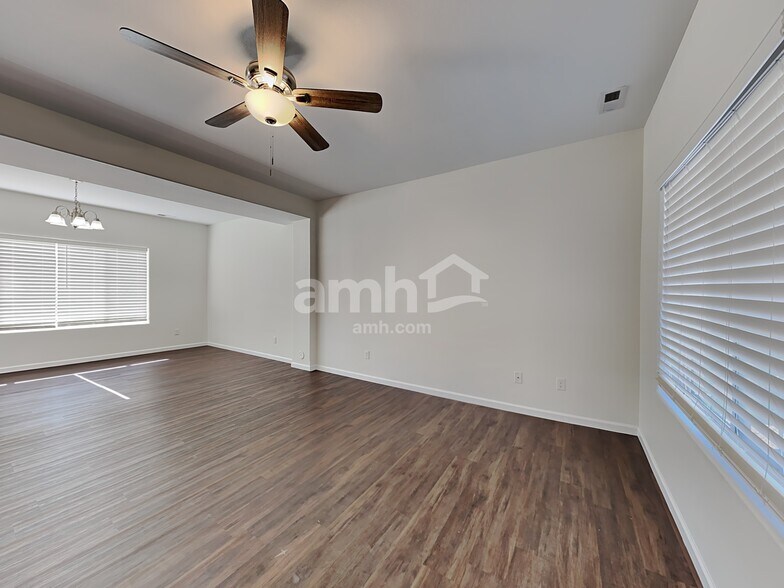 Building Photo - 3671 Desert Willow Ln