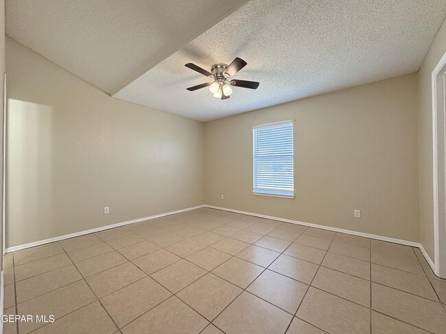 Building Photo - 7504 Howard St