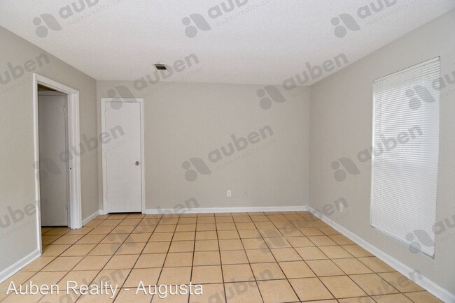 Building Photo - 2 br, 1.5 bath House - 2312 Winston Way