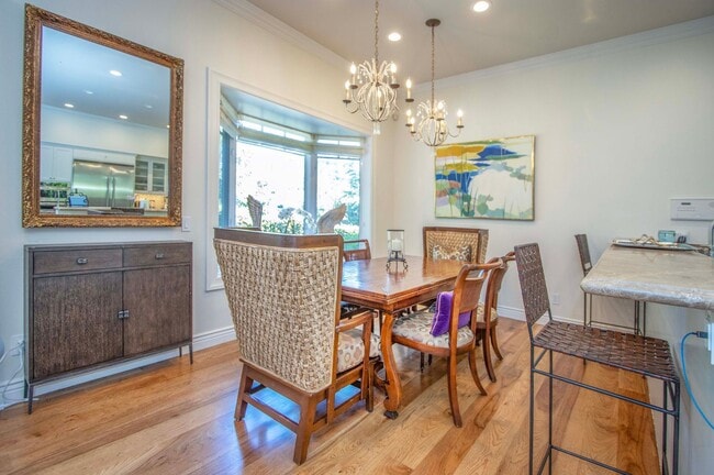 Building Photo - Stunning 4Bed/5bath Home in Kentfield