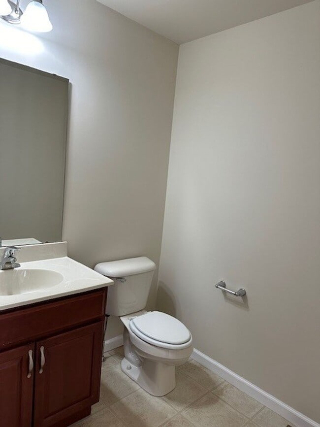 Building Photo - 6443 Creekbend Dr