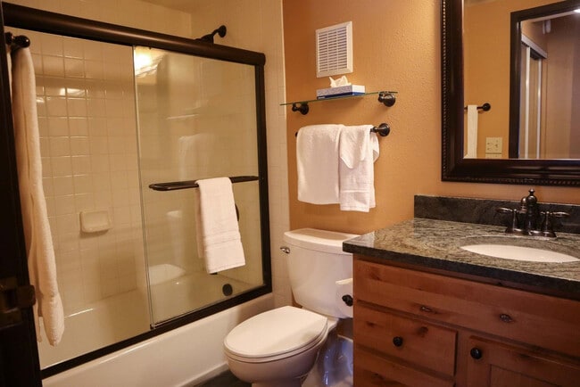 Building Photo - 455 Village Rd