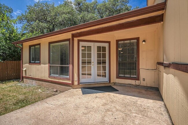 Building Photo - 6103 Hill Forest Dr