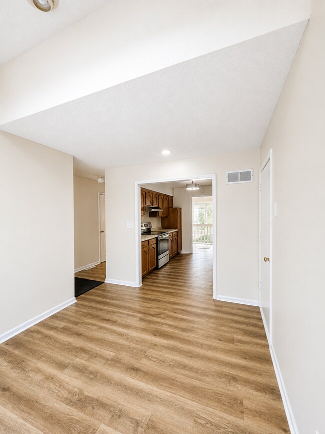 Building Photo - Spacious 3BR Duplex with Two Living Areas