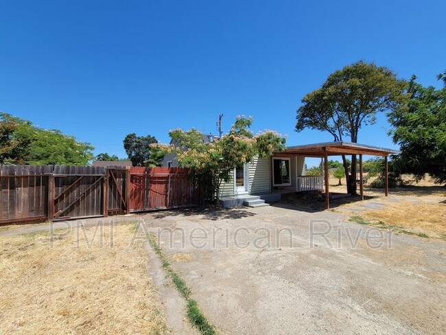 Building Photo - 2212 Paul Ave