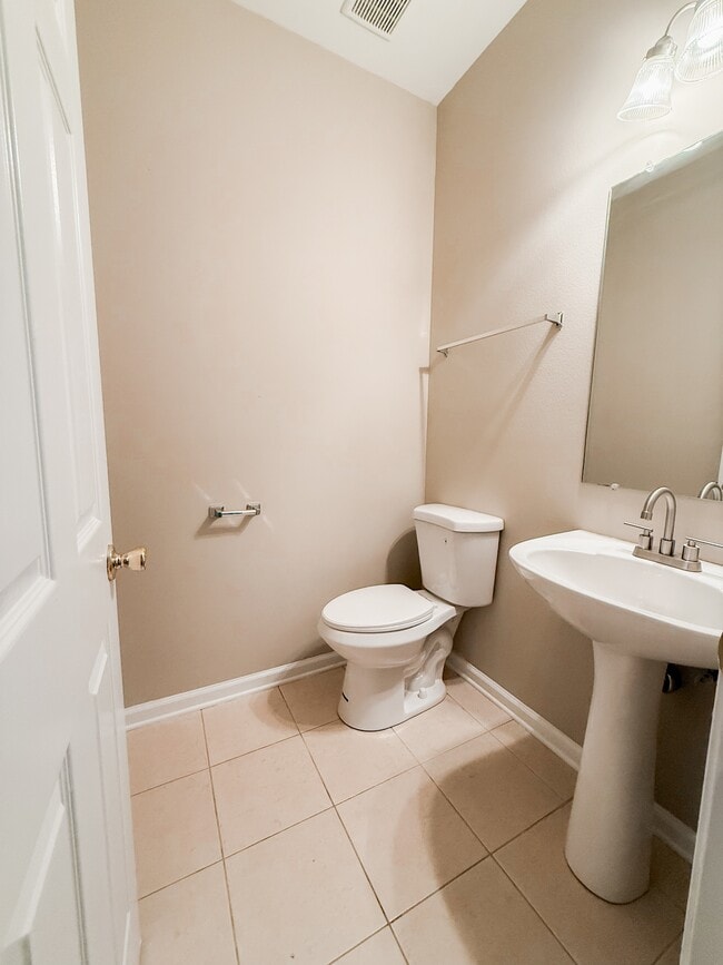 Building Photo - 113 Spokan Trail