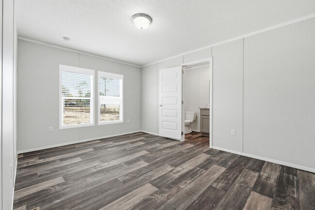 Building Photo - 443 Dogwood Ave