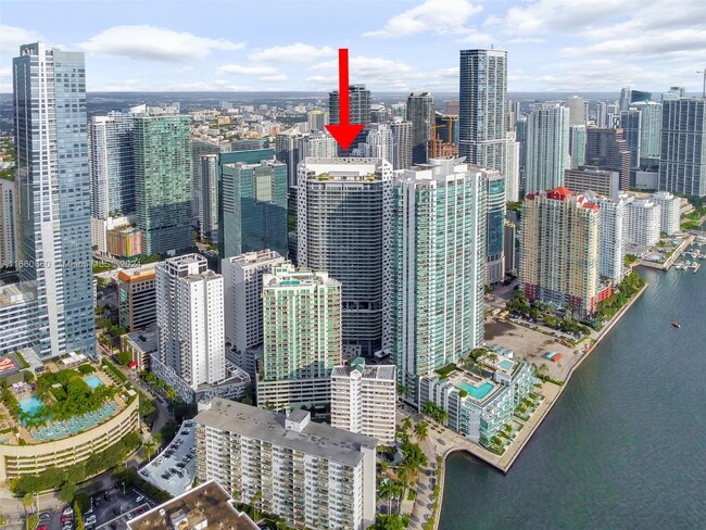 Building Photo - 1300 Brickell Bay Dr