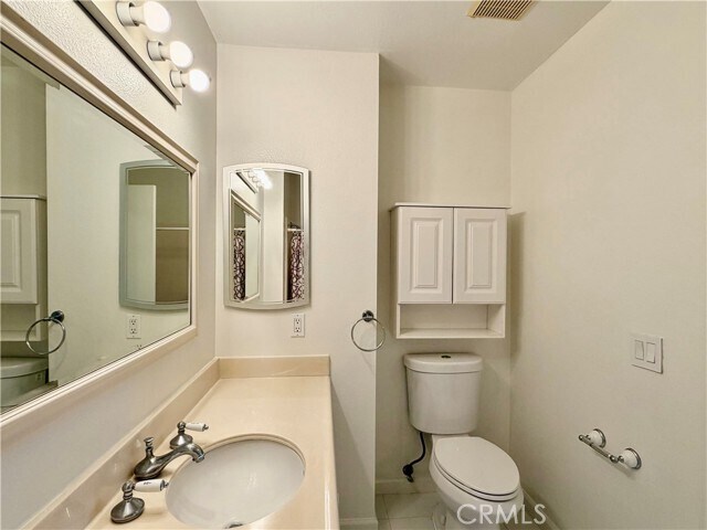 Building Photo - 17 Goldenrod