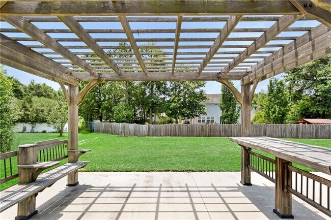 Building Photo - 123 Southwinds Dr