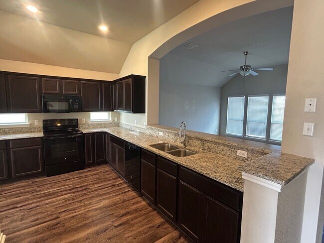 Building Photo - Newer Built 3 Bedroom Home