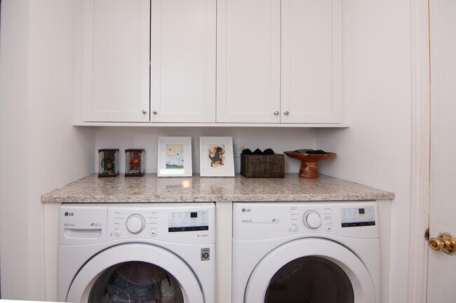 Building Photo - 4471 Hillside Ct