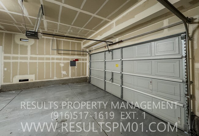 Building Photo - 3 bedroom Lincoln Home in Gated Community