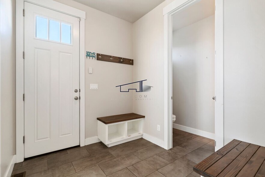 Building Photo - 369 Clark Cir