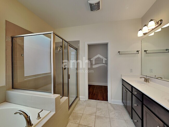 Building Photo - 124 Benjamin Ln