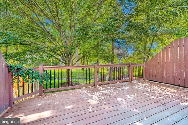 Building Photo - 6635 Commodore Ct