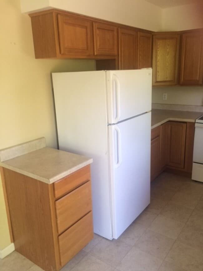 Building Photo - 3 Bed 2 Bath Home