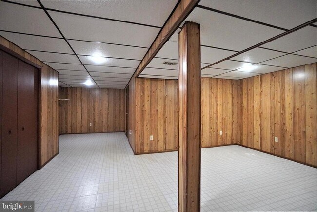 Building Photo - 103 Bonnie Lark Ct