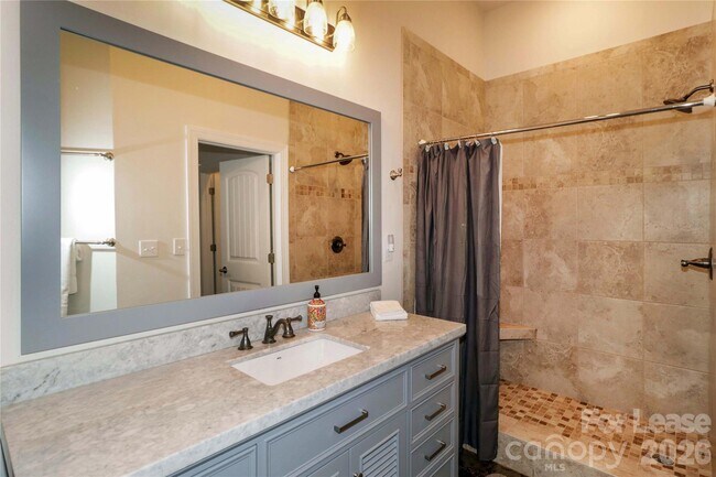 Building Photo - 111 Farmington Ln