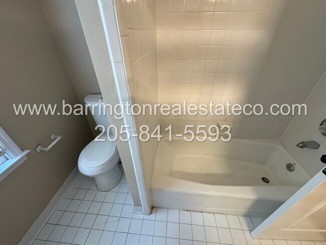 Building Photo - Hoover