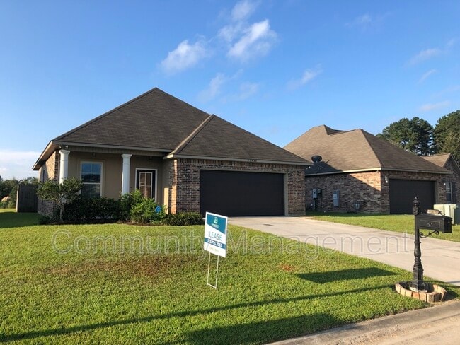 Building Photo - 13838 Ponderosa Dr