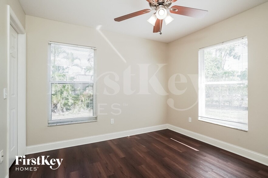 Building Photo - 8149 Anhinga Rd