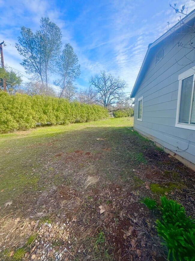 Building Photo - 11495 Hawley Rd