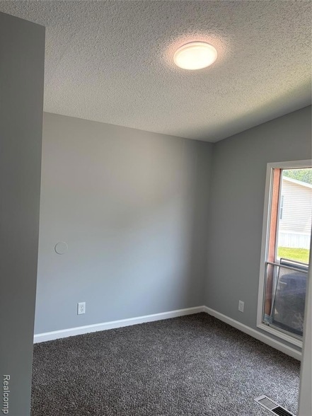 Building Photo - 1524 Crescent Ln Dr