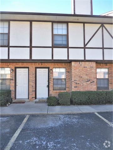 Building Photo - 1131 Dallas Dr