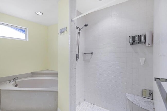 Building Photo - 3638 Glen Oaks Manor Dr