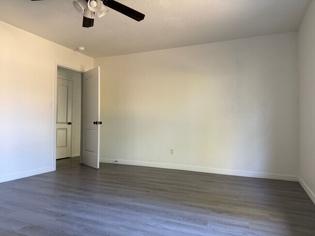 Building Photo - $1,900.00 MOVE-IN-SPECIAL