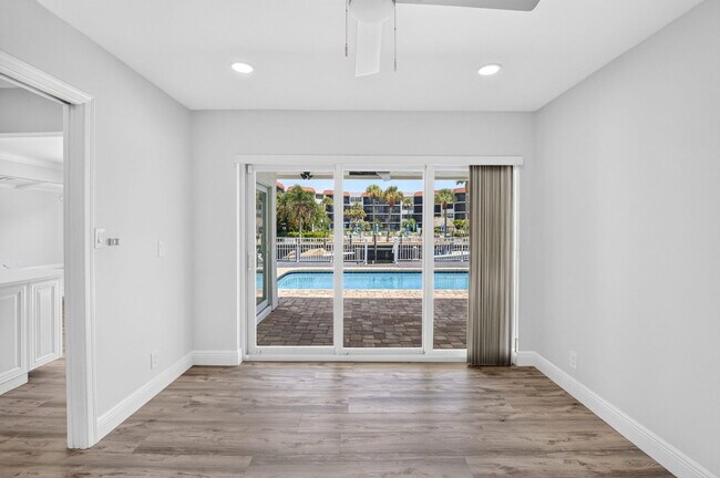 Building Photo - 787 Havana Dr