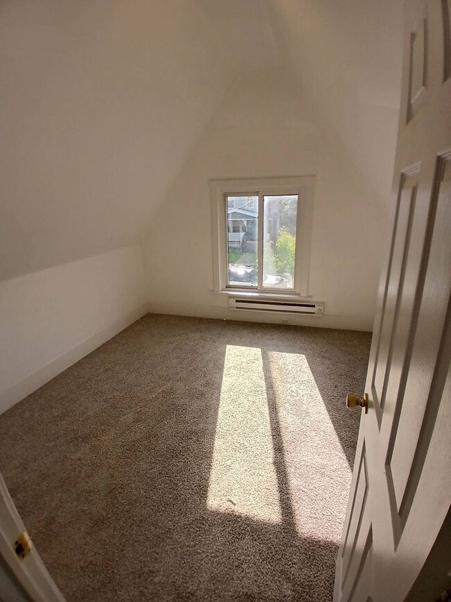 Building Photo - Newly Renovated 4BR/1BA Single-Family Home with Garage – Cleveland