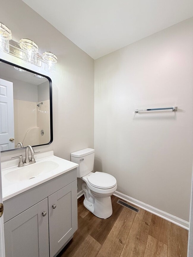 Building Photo - 1285-MF2-IO