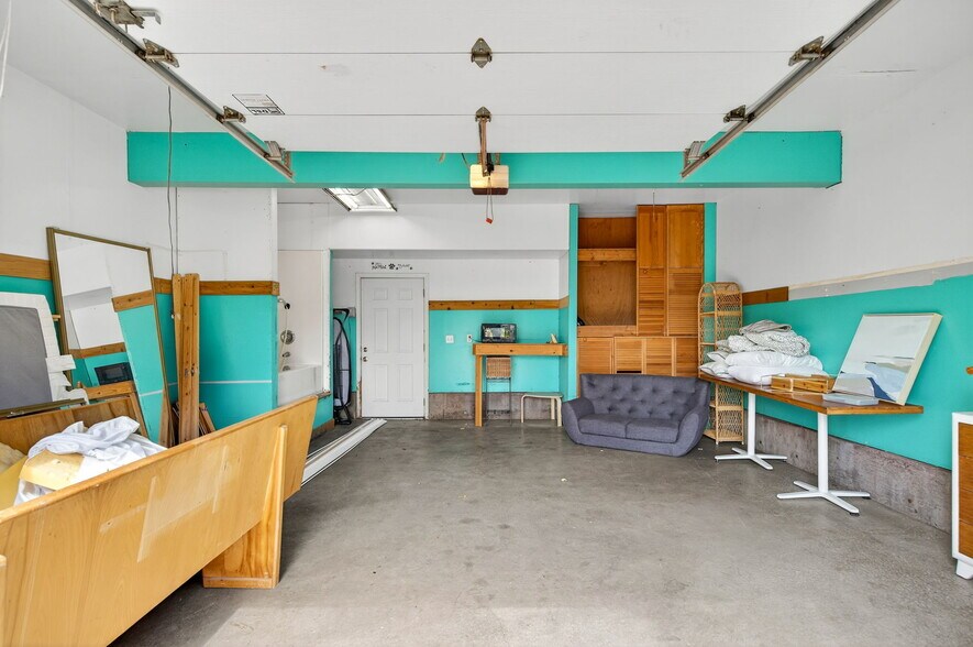 Building Photo - 2525 SE 136th Ave