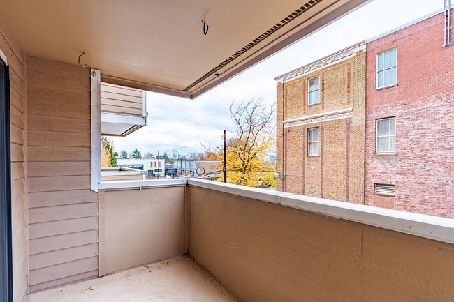 Interior Photo - Park Royal Apartments