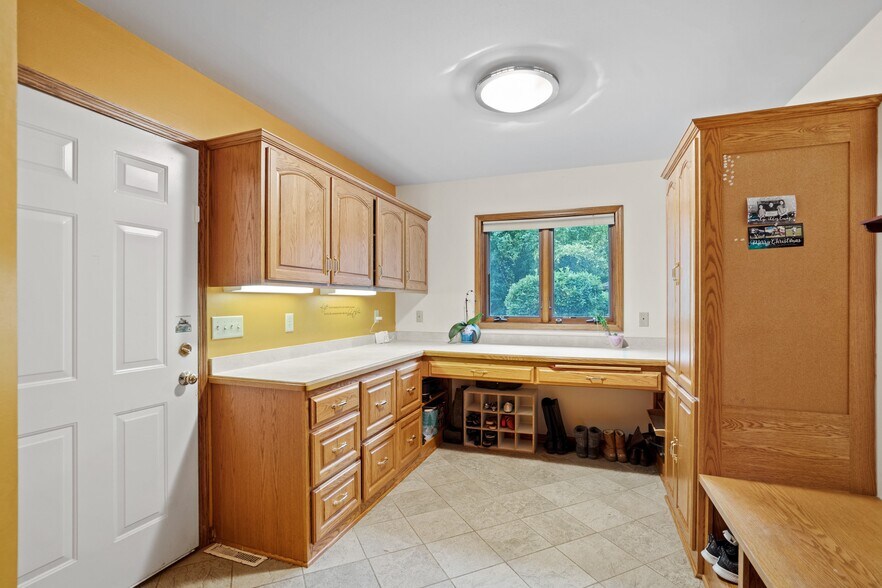 Building Photo - N53W16142 Waldens Pass