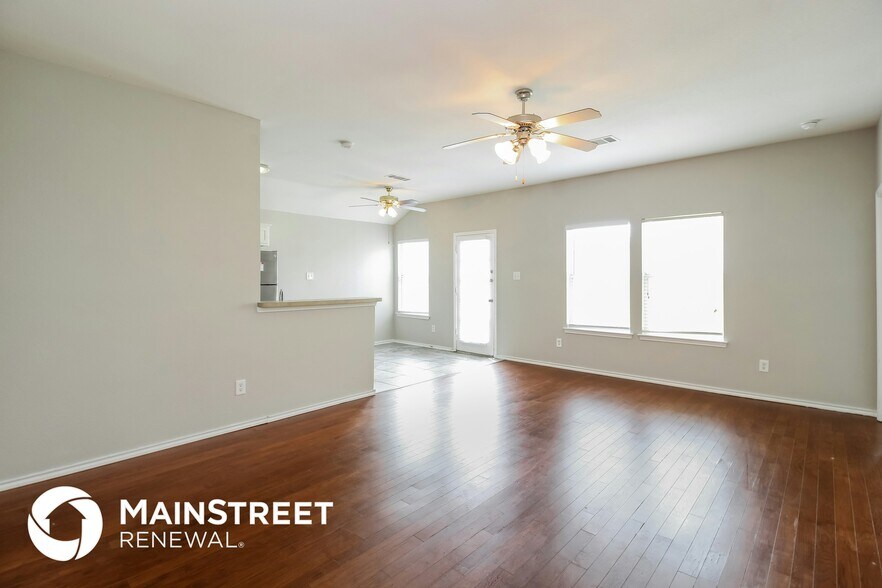 Building Photo - 405 Harvard Dr