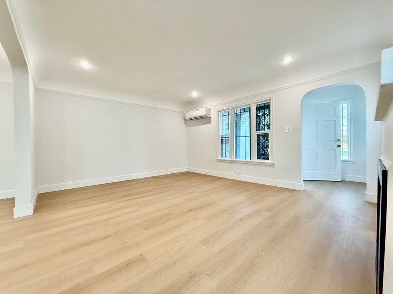 Building Photo - 1221 West Blvd