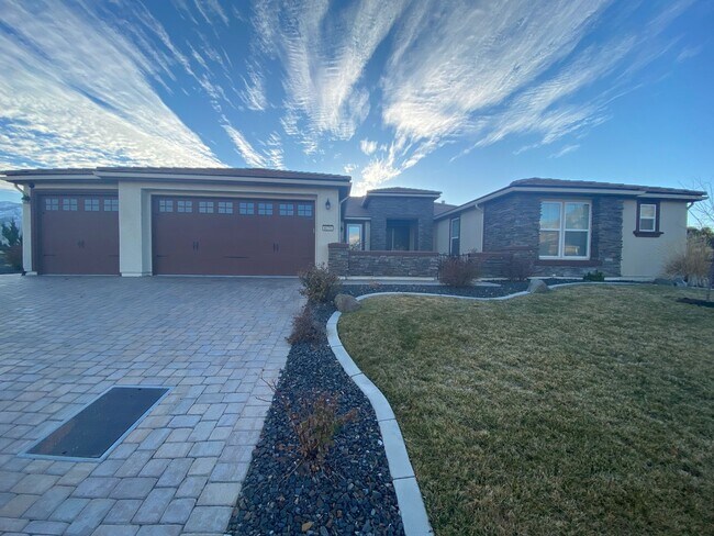 Building Photo - Sommersett 4 bedroom